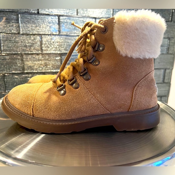 UGG Kids Ankle Boots - Picture 6 of 12